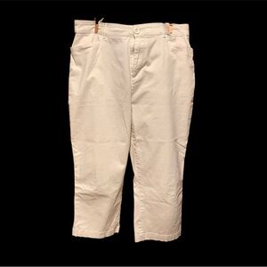 Croft & Barrow | Classic Fit CAPRI Jeans | 16 | Off-White